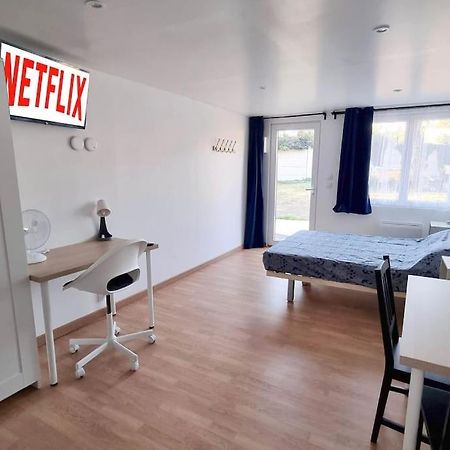 Studio En Rez De Jardin Avec Terrasse Privee - Le Petit Chateau Avesnois - Tv - Wifi - Logement Complet Avesnes-sur-Helpe Esterno foto