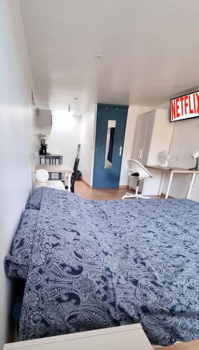 Studio En Rez De Jardin Avec Terrasse Privee - Le Petit Chateau Avesnois - Tv - Wifi - Logement Complet Avesnes-sur-Helpe Esterno foto